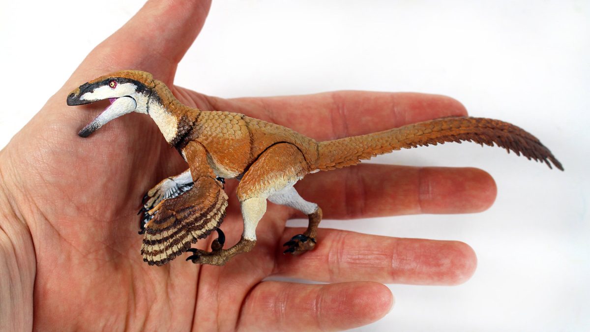 Deinonychus antirrhopus – 1/18th scale action figure